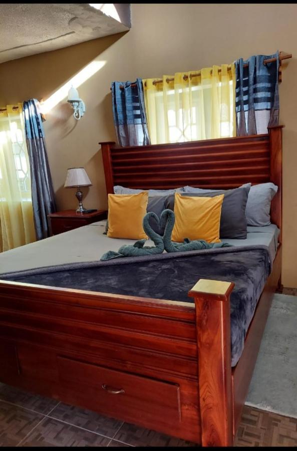 Cambridge Mi Casa Ur Casa With Pool And Beach Access Runaway Bay Εξωτερικό φωτογραφία