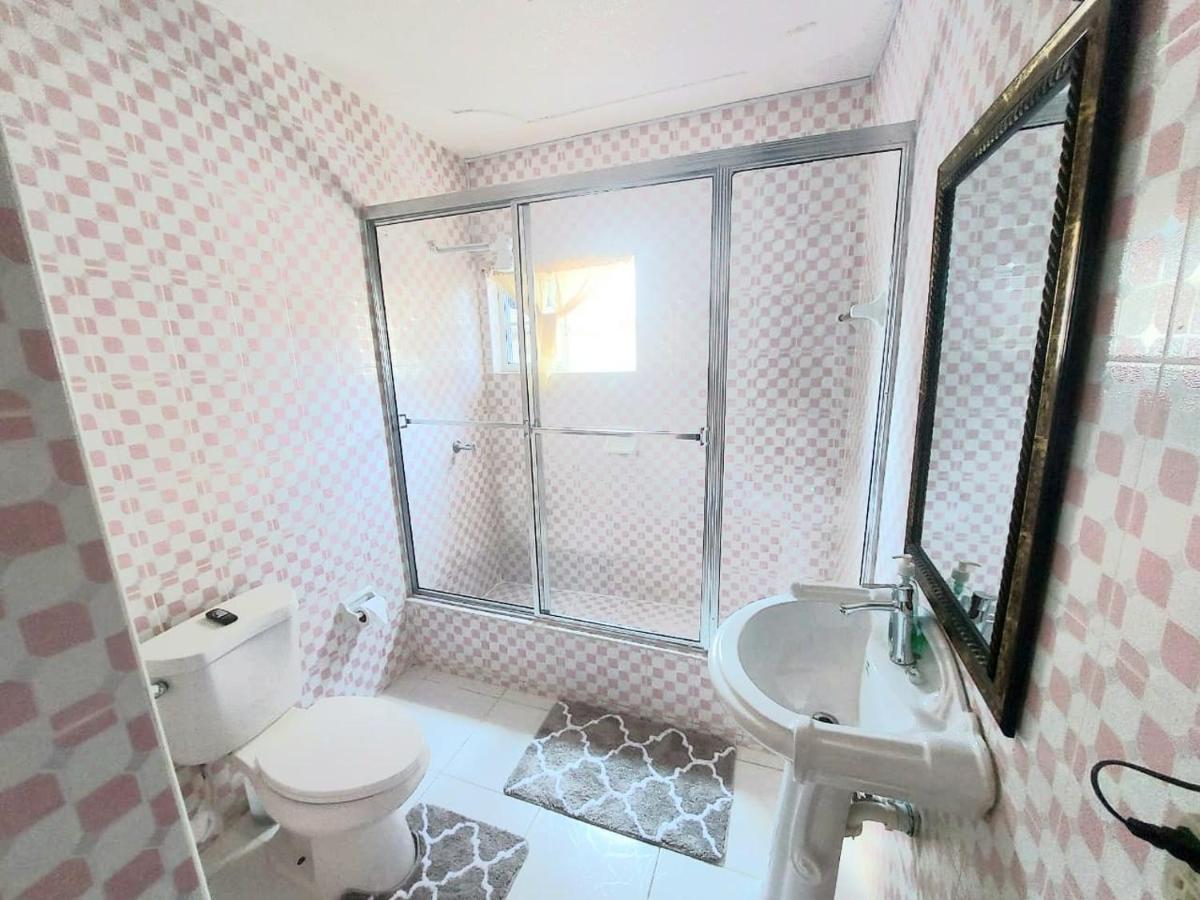 Cambridge Mi Casa Ur Casa With Pool And Beach Access Runaway Bay Εξωτερικό φωτογραφία