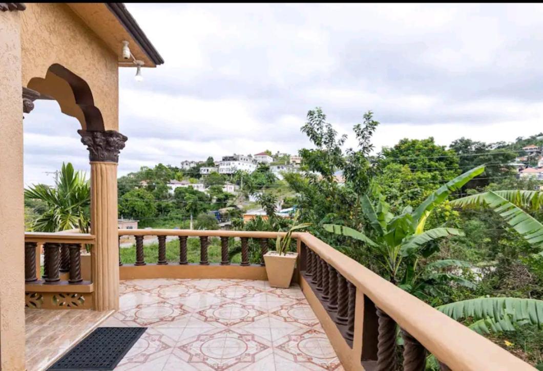 Cambridge Mi Casa Ur Casa With Pool And Beach Access Runaway Bay Εξωτερικό φωτογραφία